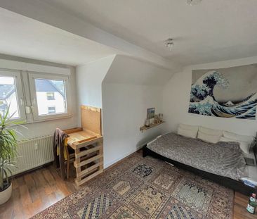 Gemütliche ca. 40m² große 2-Zimmer-Dachgeschosswohnung in Hagen Hol... - Foto 1