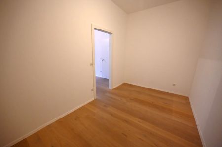 Direkt im Zentrum - 2 Zimmer Wohnung mit großem begehbaren Schrank für Singles oder Pärchen - Foto 2