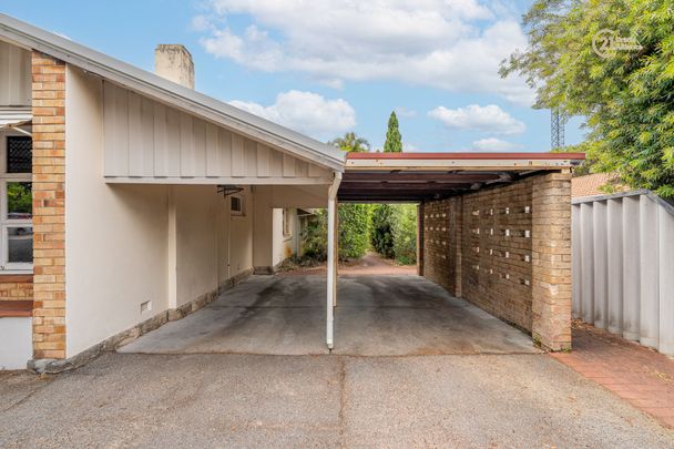 Applecross - Photo 1