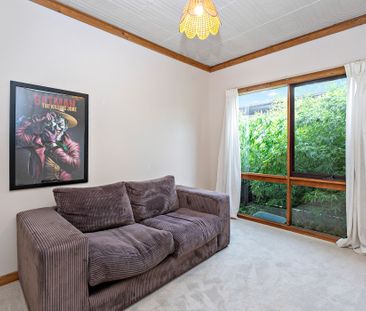 Comfort, Warmth & Convenience in Frankston - Photo 1