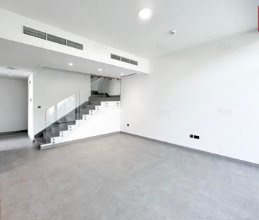 Corner Unit. Close To Amenities. Single Row - Photo 3