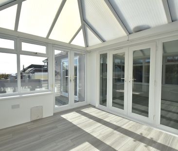 4 bedroom semi-detached bungalow to rent - Photo 2