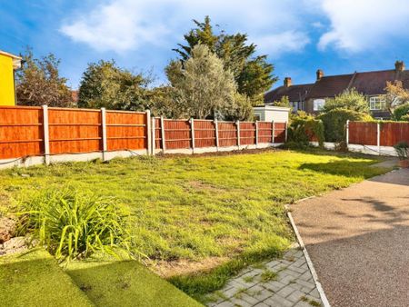 4 bedroom detached house to rent - Photo 4