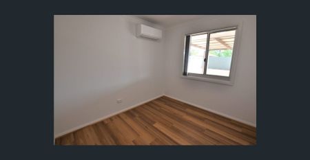 DREAMY ON DULVERTON - Fully Renovated 3x2 - Photo 3