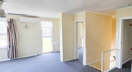 Stokes Valley 3 Bedrooms - Photo 3