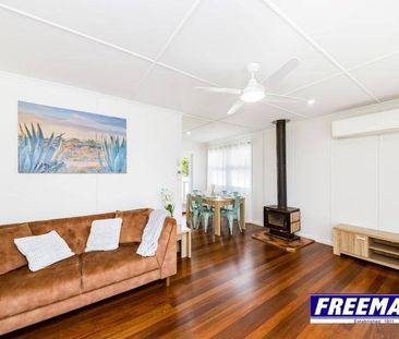 Stunning 3 Bedroom Home - Photo 3