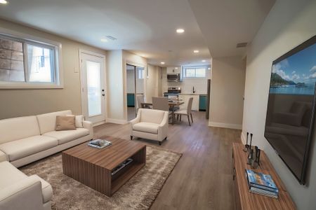 ALL INCLUSIVE 1 BEDROOM LOWER UNIT FOR RENT IN WELLAND! - Photo 5