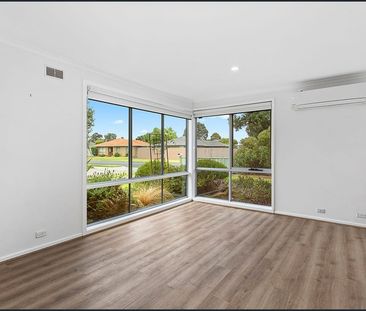 Charming 3-Bedroom Family Home in Patterson Lakes - Photo 1