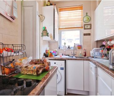 2 Bed Terraced House, Claremont Place, LS12 - Photo 6