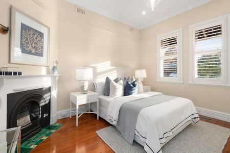 Family Home with an In-Ground Pool, Mere Moments from a selection of Elite Schools - Photo 3