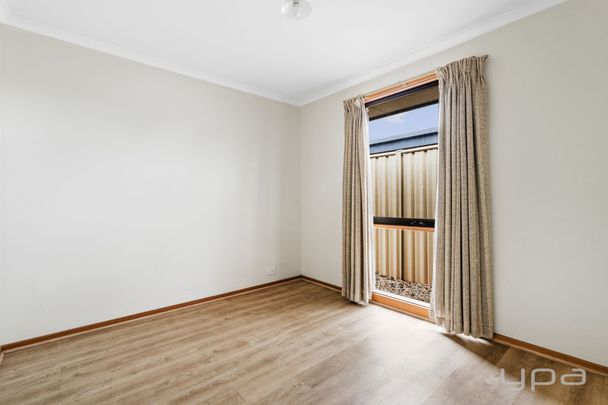 2/50 Tower Road, Werribee - Photo 1