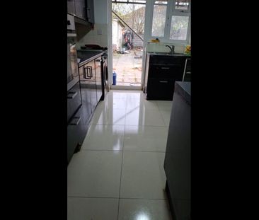 5 Bed Semi-Detached House, Duke Road, IG6 - Photo 5