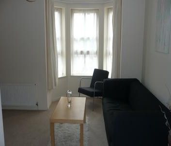 1 Bed - Mcdonald Road, Edinburgh - Photo 2