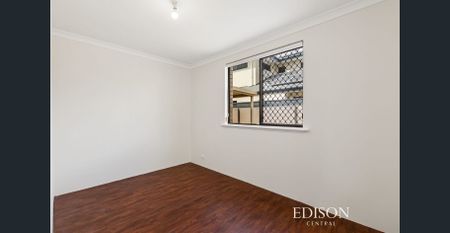 NEWLY RENOVATED FAMILY HOME IN PRIME RIVERSIDE LOCATION - Photo 4