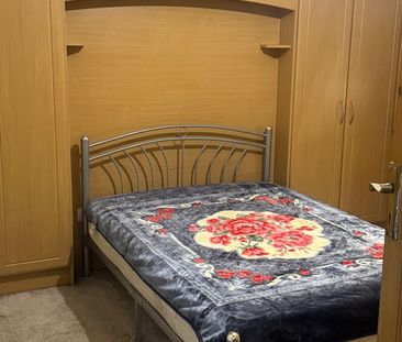 Room in a Shared House, Glebelands Avenue, IG2 - Photo 4