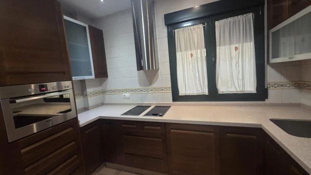 Piso de alquiler en Calle Muladies, Barrio de Zaidín - Photo 1