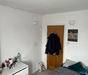 Room in a Shared House, Tybenham Road, SW19 - Photo 6