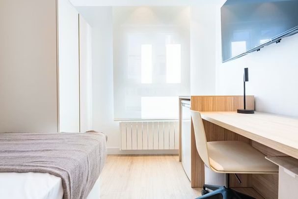 Carrer dels Sants Just i Pastor, Valencia, Valencian Community 46021 - Photo 1