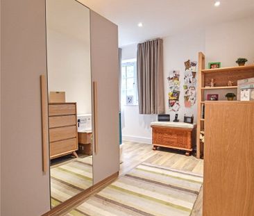 Well presented 2 bedroom apartment situated just to the south of th... - Photo 5