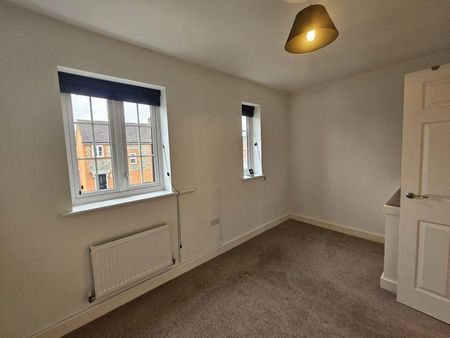 2 bedroom terraced house to rent - Photo 4