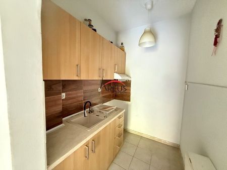 Studio/Γκαρσονιέρα για ενοικίαση Κέντρο (Χαριλάου) - Photo 3