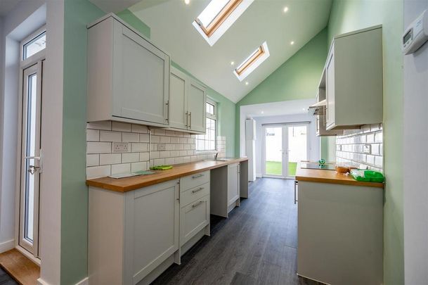 2 bedroom terraced house to rent - Photo 1