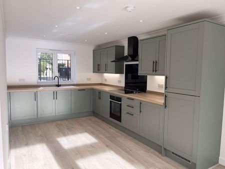 4 bedroom detached house to rent - Photo 5