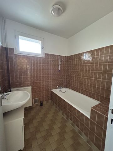 Location Appartement 3 pièces 77m² GAILLAC 81600 - Photo 4