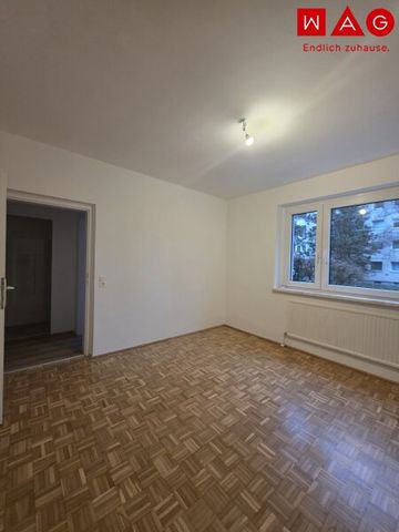 Sofort bezugsfertige - sanierte 3-Raum-Wohnung mit Loggia in Oed/Bindermichl! - Photo 3