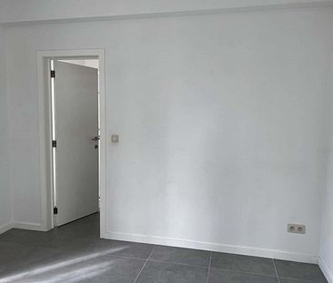 Volledig gerenoveerd hoekappartement in hartje Antwerpen - Photo 3