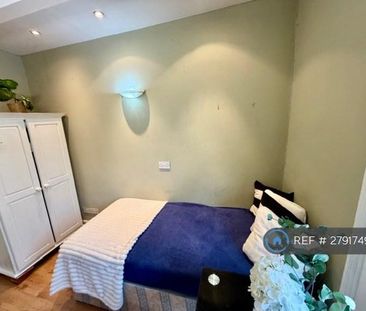 1 bedroom in a house share to rent - Photo 6