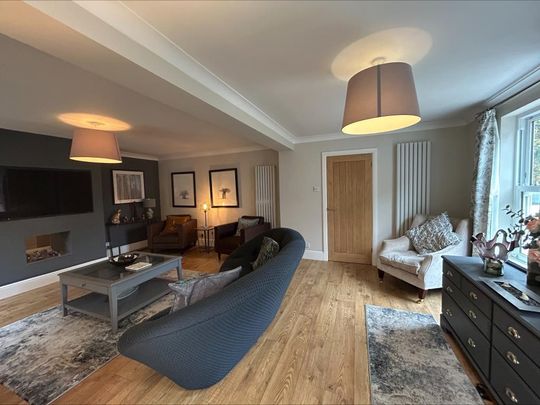 4 bedroom detached house to rent - Photo 1