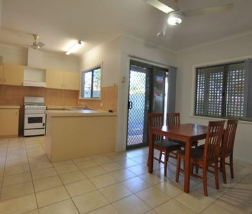 MOVE STRAIGHT IN! - Renovated 1x1 + Extras - Photo 5