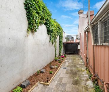 Charming South Yarra Home in the Botanical Garden Precinct - Photo 4