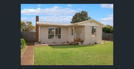 Freshly renovated home - Photo 2