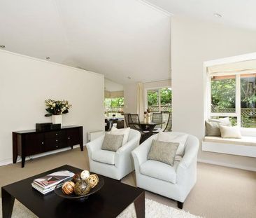 Sunny & Spacious Meadowbank Home - Photo 2