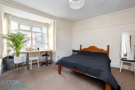 4 bedroom terraced house to rent - Photo 3