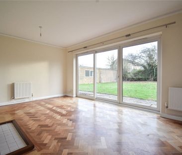 Newly decorated 4 bedroom house situated to the south of the city o... - Photo 1