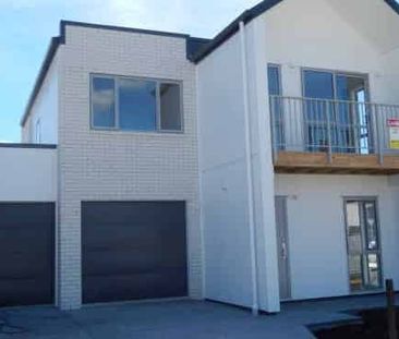 Modern Townhouse - Photo 5