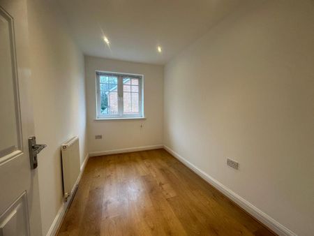 4 bedroom detached house to rent - Photo 4