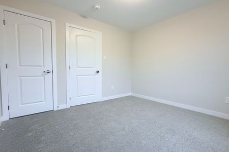 For Lease - 381 Les Emmerson Drive, Barrhaven, Ontario - Photo 2