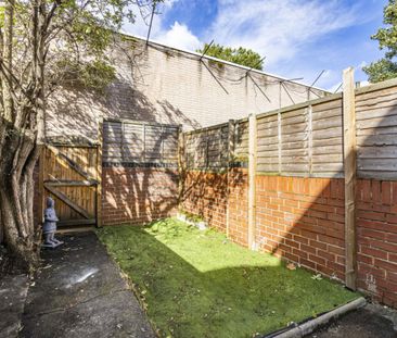 4 bed Mid Terraced House for Rent - Photo 3