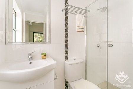 RARE 3 BED, 2 BATH FURNISHED UNIT - Photo 5