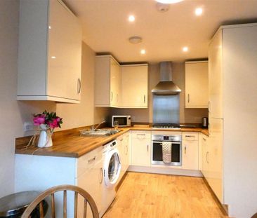 3 bedroom semi-detached house to rent - Photo 1