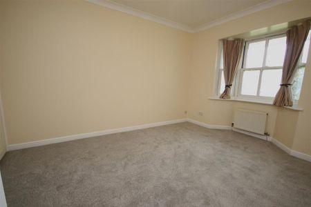 4 bedroom terraced house to rent - Photo 3