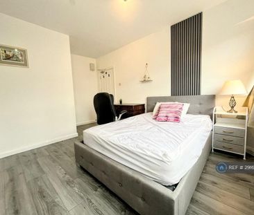 6 bedroom semi-detached house to rent - Photo 5