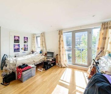 Woking, Surrey, GU21 - Photo 3