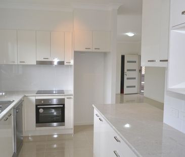 Three-Bedroom Villa - All The Bells & Whistles - Photo 2