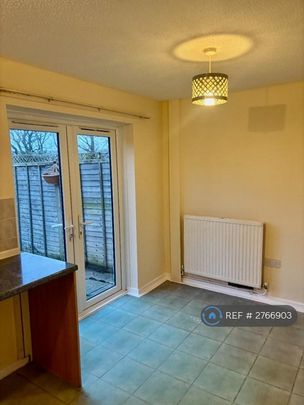 2 bedroom terraced house to rent - Photo 1