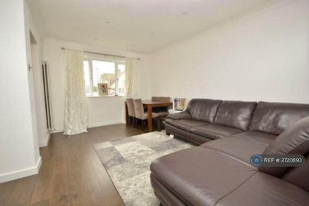 2 bedroom end of terrace house to rent - Photo 2